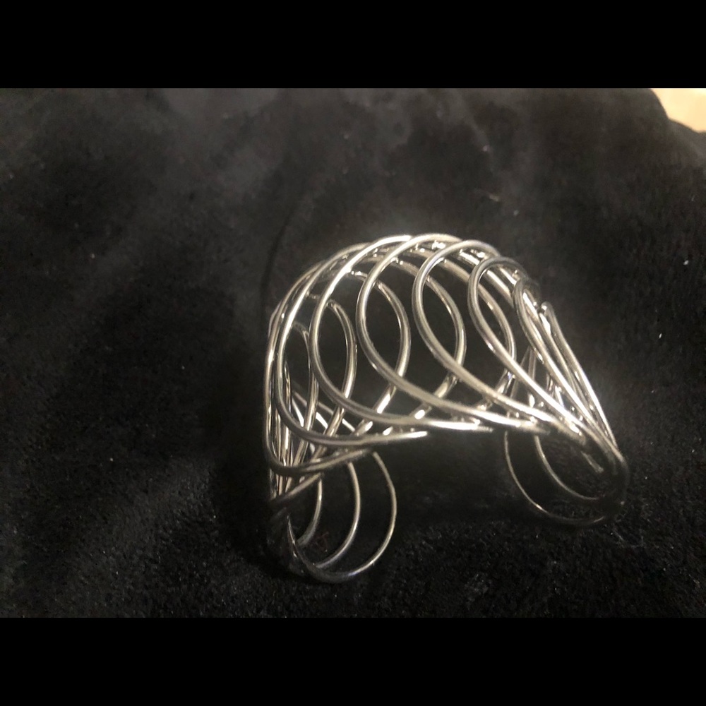 Metal circles bracelet